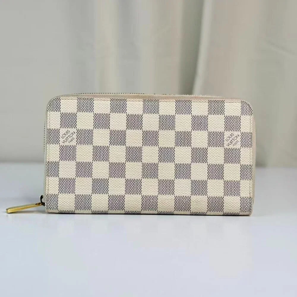 Louis Vuitton Damier Azur Zippy Wallet with Classic Checkerboard Design